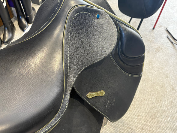 #2006 17" Stubben Portos Black Jumping Saddle 29cm - NEW