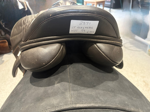 #2371 17 Kent & Masters MJJ Jumping Saddle C/G (XW)