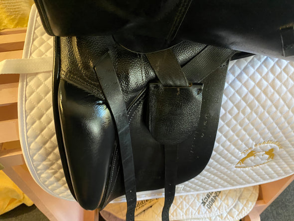 #1646 17.5" Forester Dressage Saddle, Black, M/W
